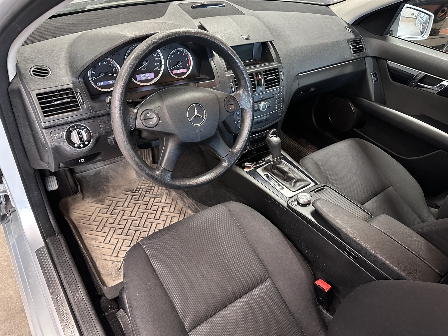 MERCEDES-BENZ C 2009