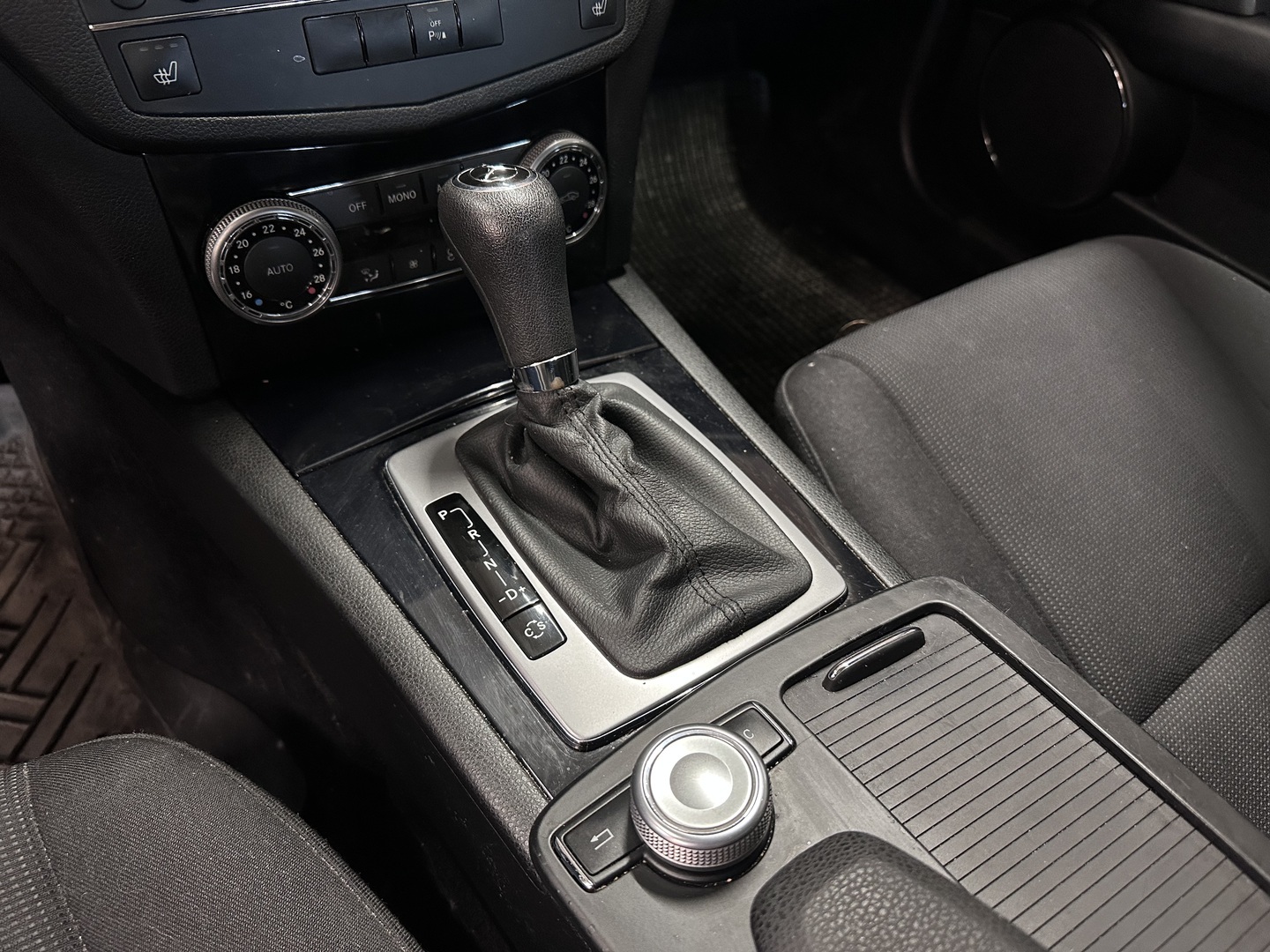 MERCEDES-BENZ C 2009