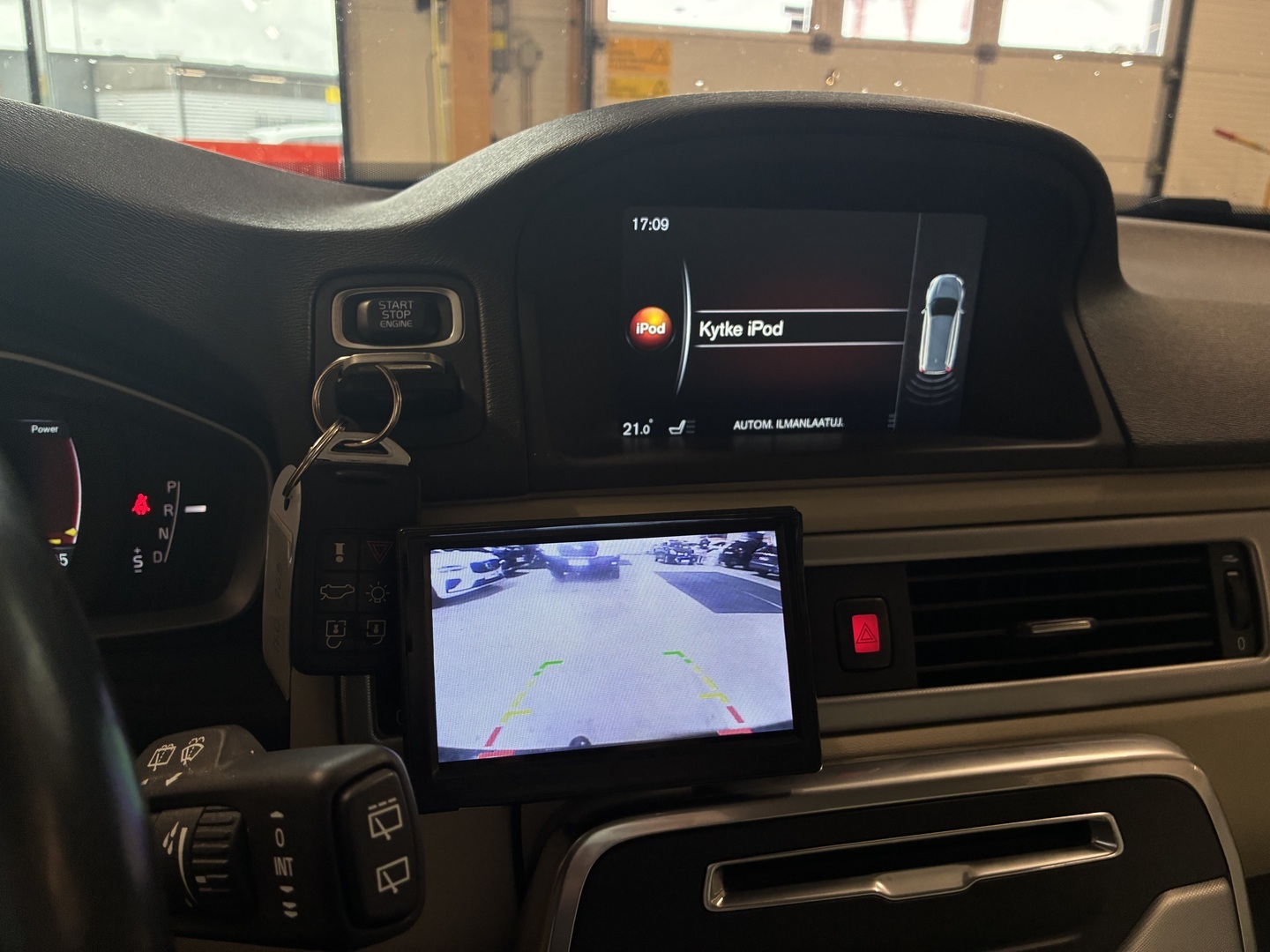 VOLVO XC70 2015