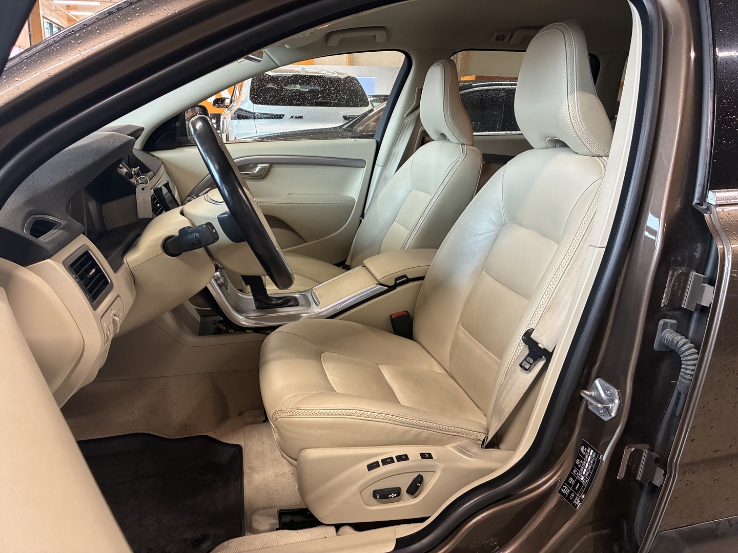VOLVO XC70 2015