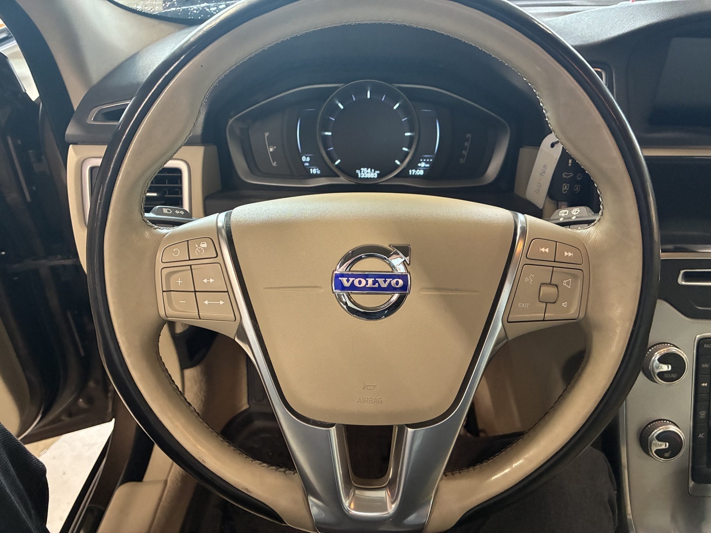 VOLVO XC70 2015