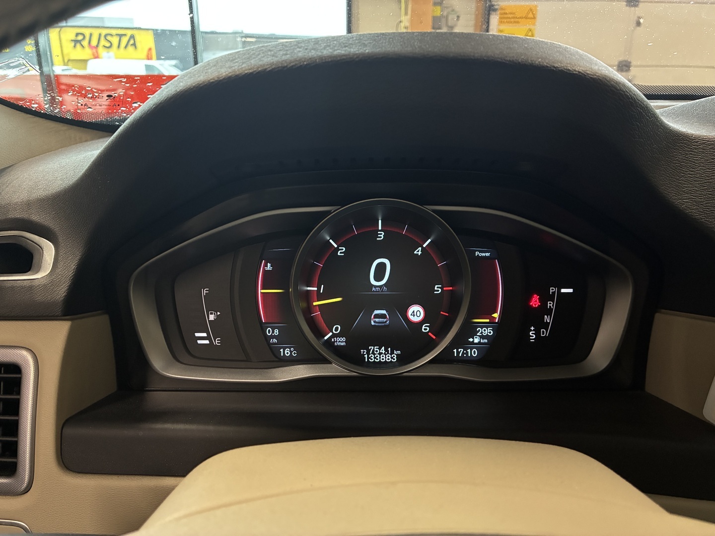 VOLVO XC70 2015