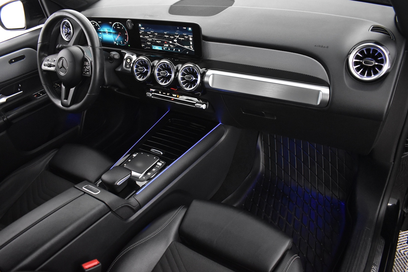 MERCEDES-BENZ GLB 2021