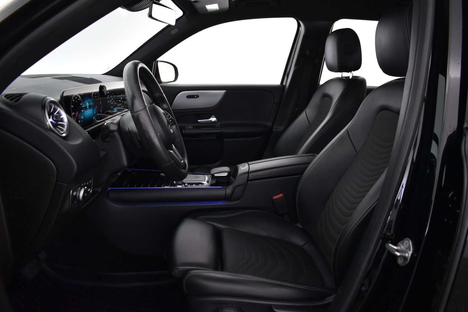 MERCEDES-BENZ GLB 2021