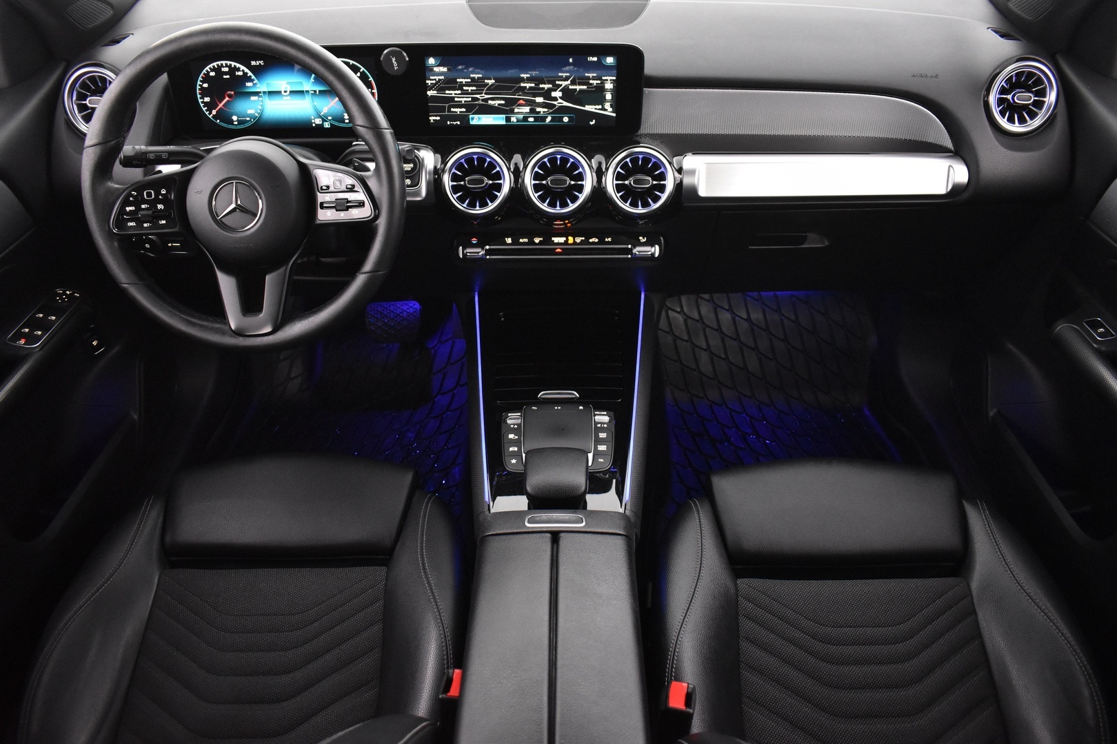 MERCEDES-BENZ GLB 2021