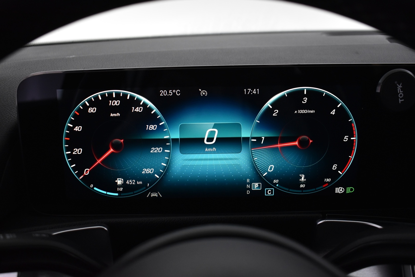 MERCEDES-BENZ GLB 2021