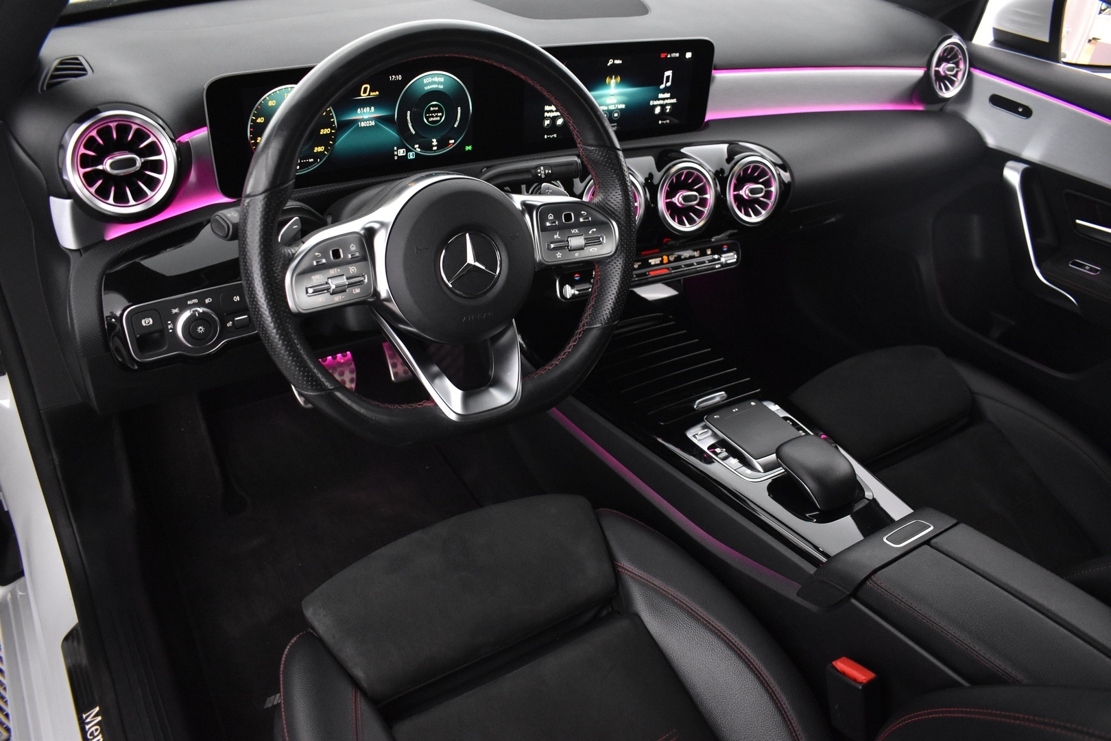 MERCEDES-BENZ A 2018