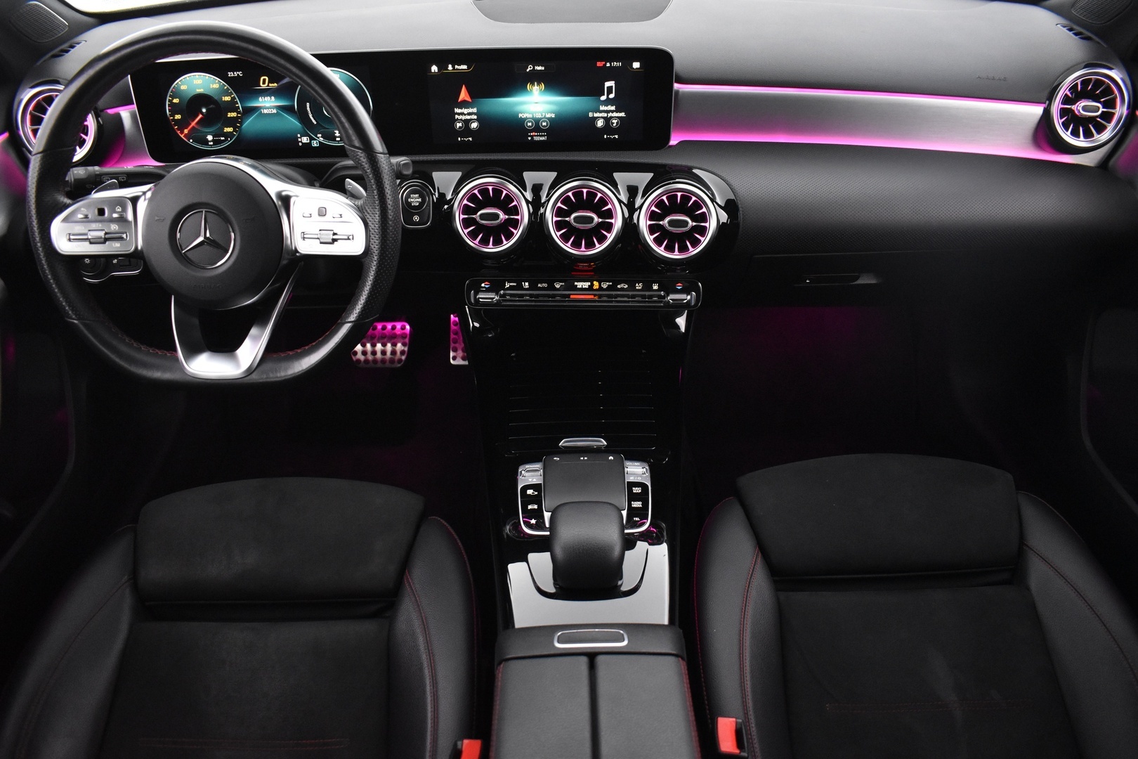 MERCEDES-BENZ A 2018