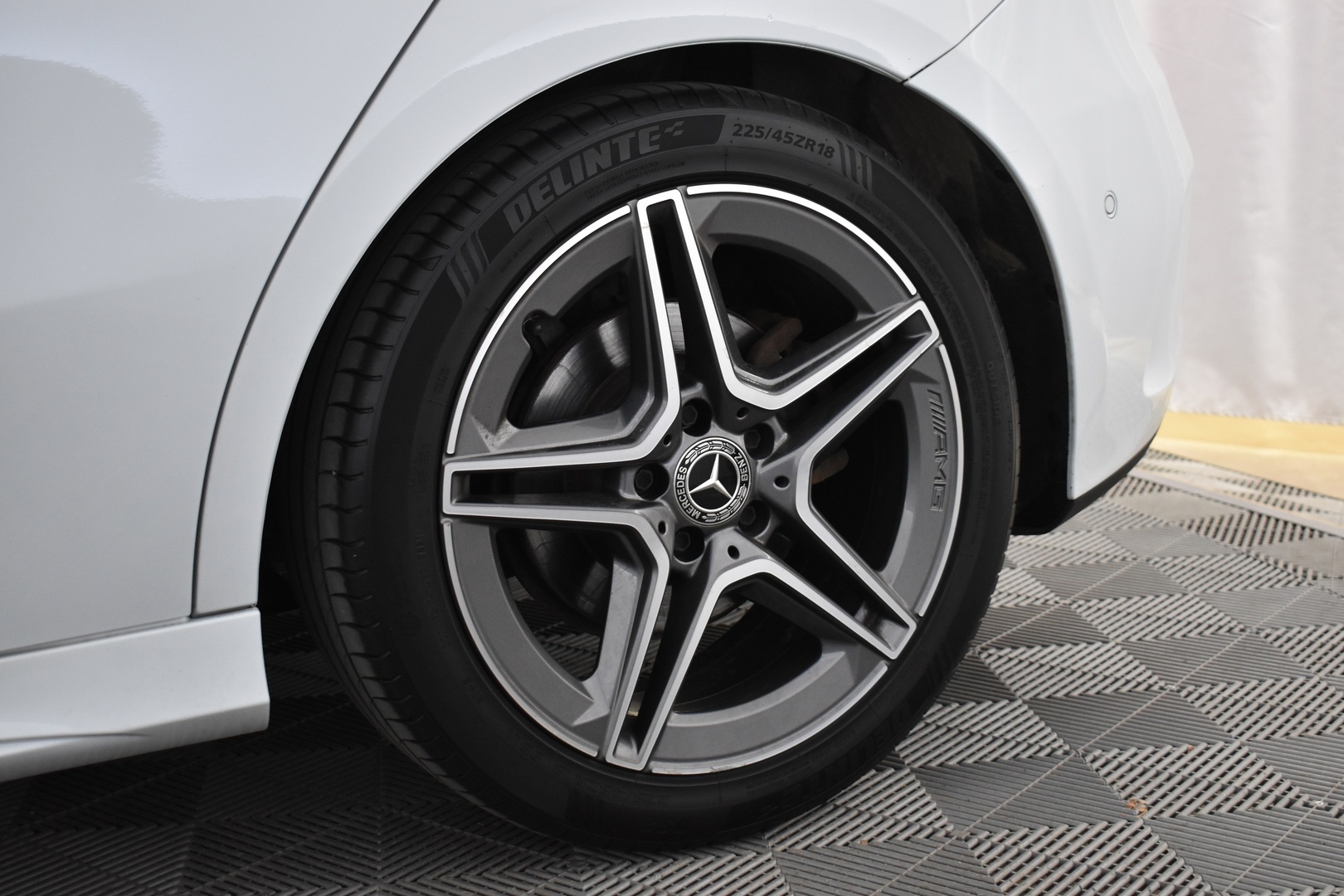 MERCEDES-BENZ A 2018