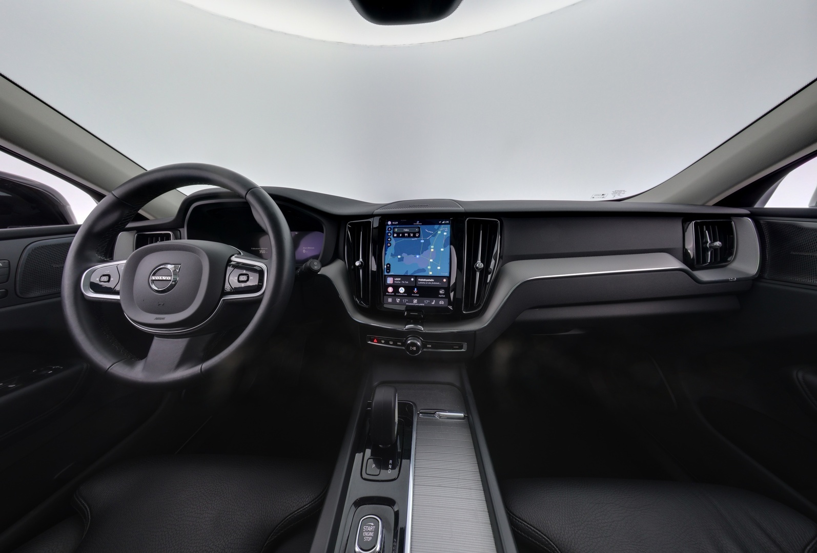 VOLVO XC60 2023
