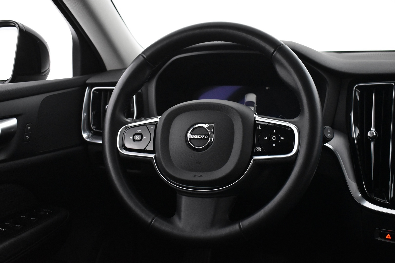 VOLVO V60 CROSS COUNTRY 2023