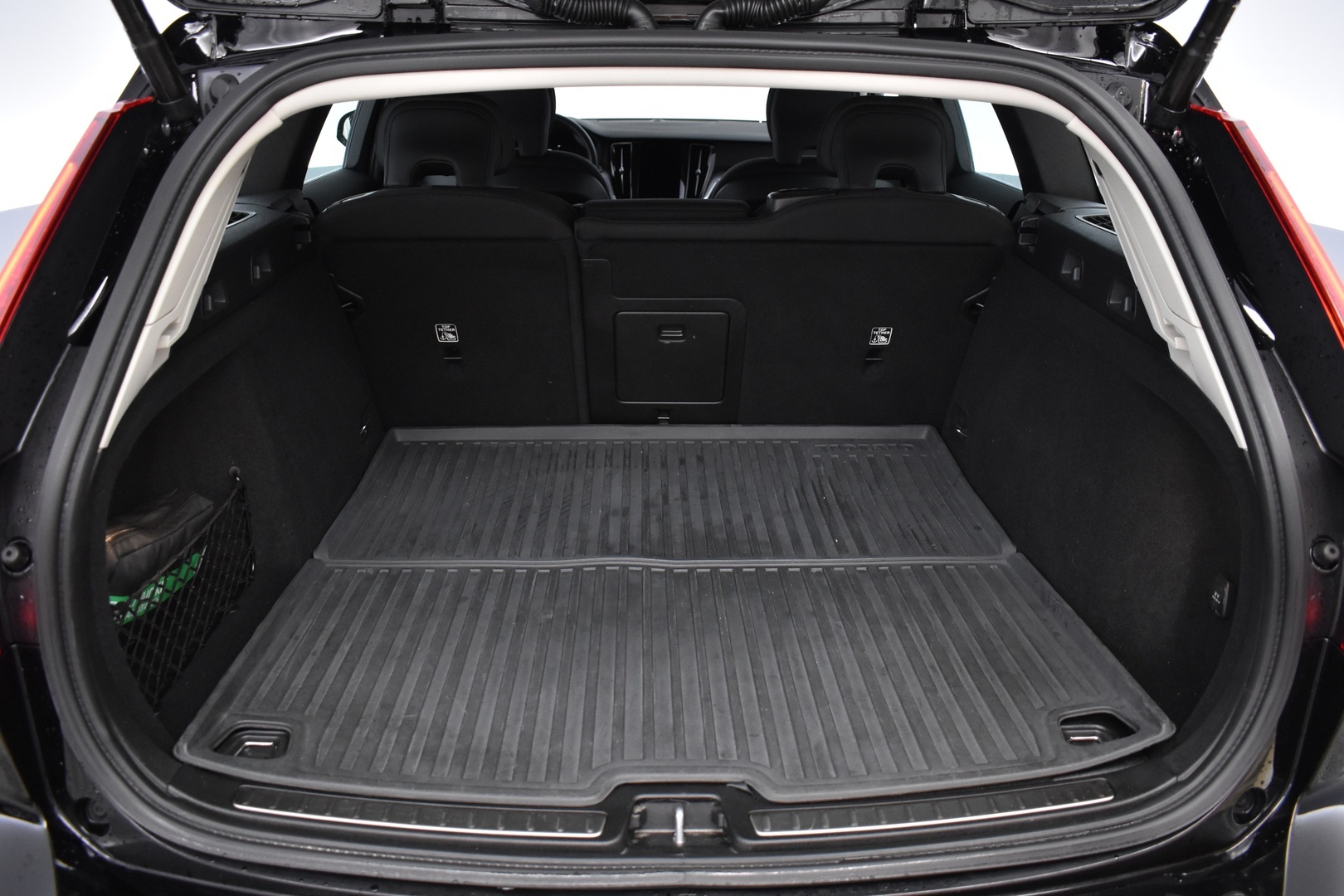 VOLVO V60 CROSS COUNTRY 2023