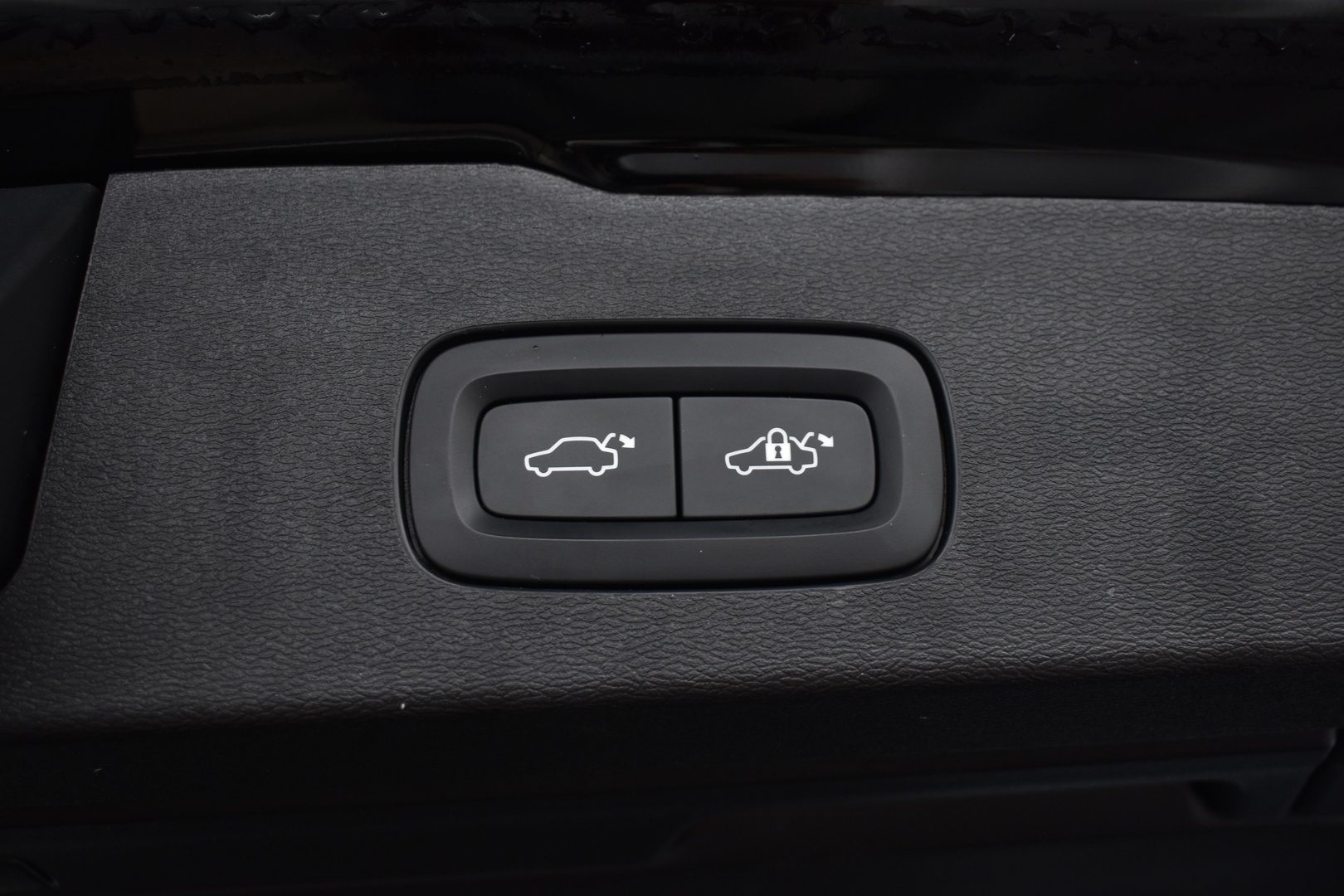 VOLVO V60 CROSS COUNTRY 2023