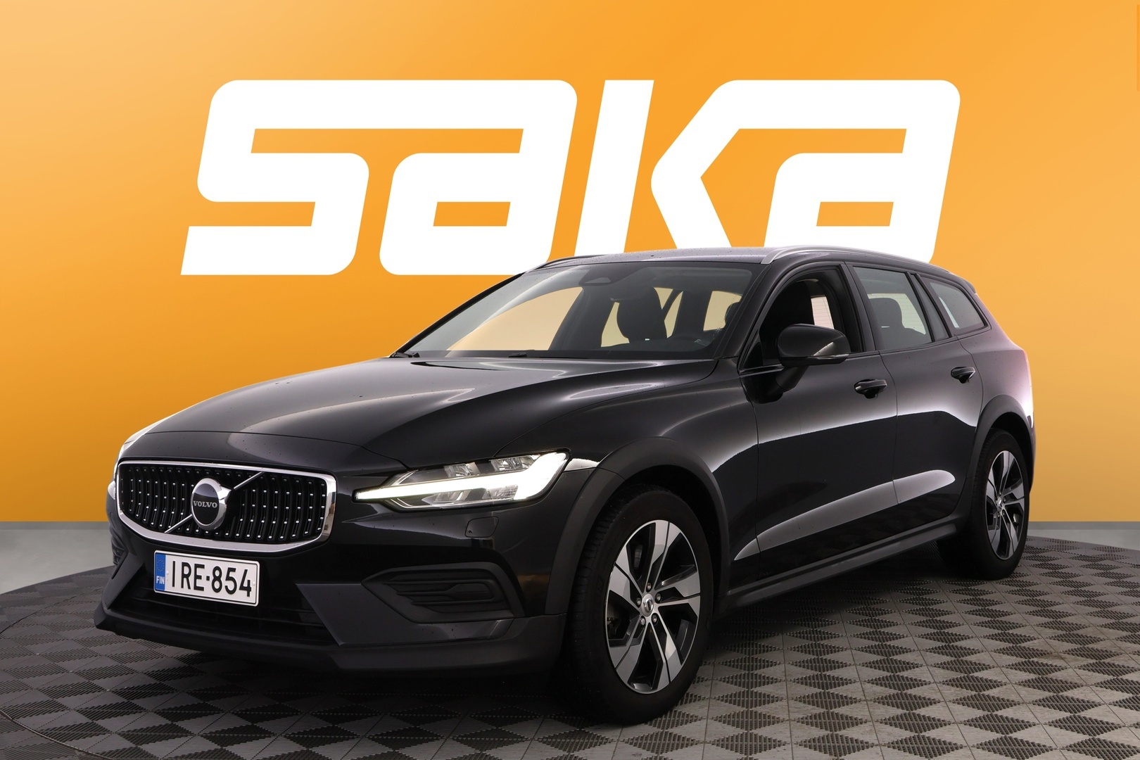 VOLVO V60 CROSS COUNTRY 2023