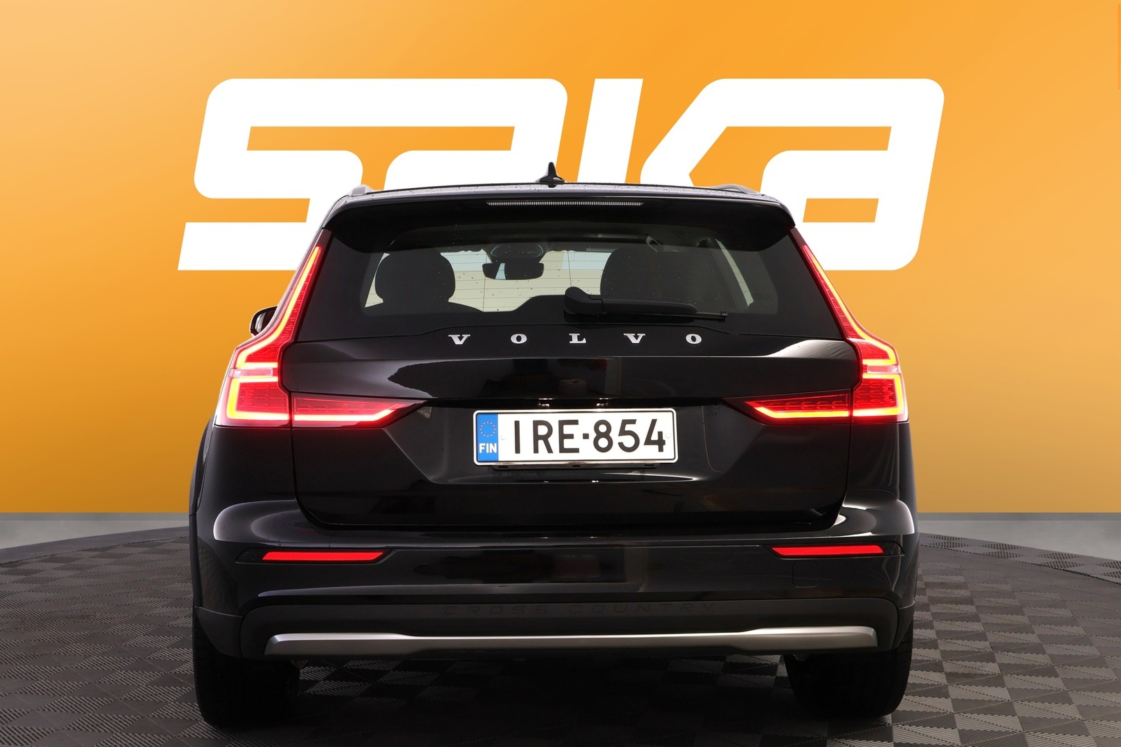 VOLVO V60 CROSS COUNTRY 2023