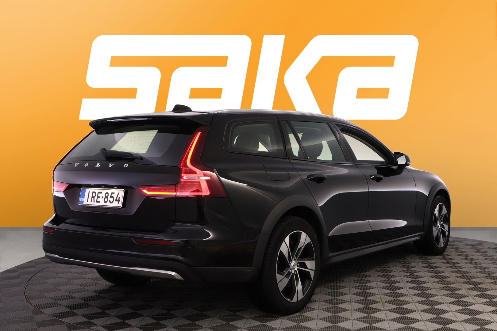 VOLVO V60 CROSS COUNTRY 2023