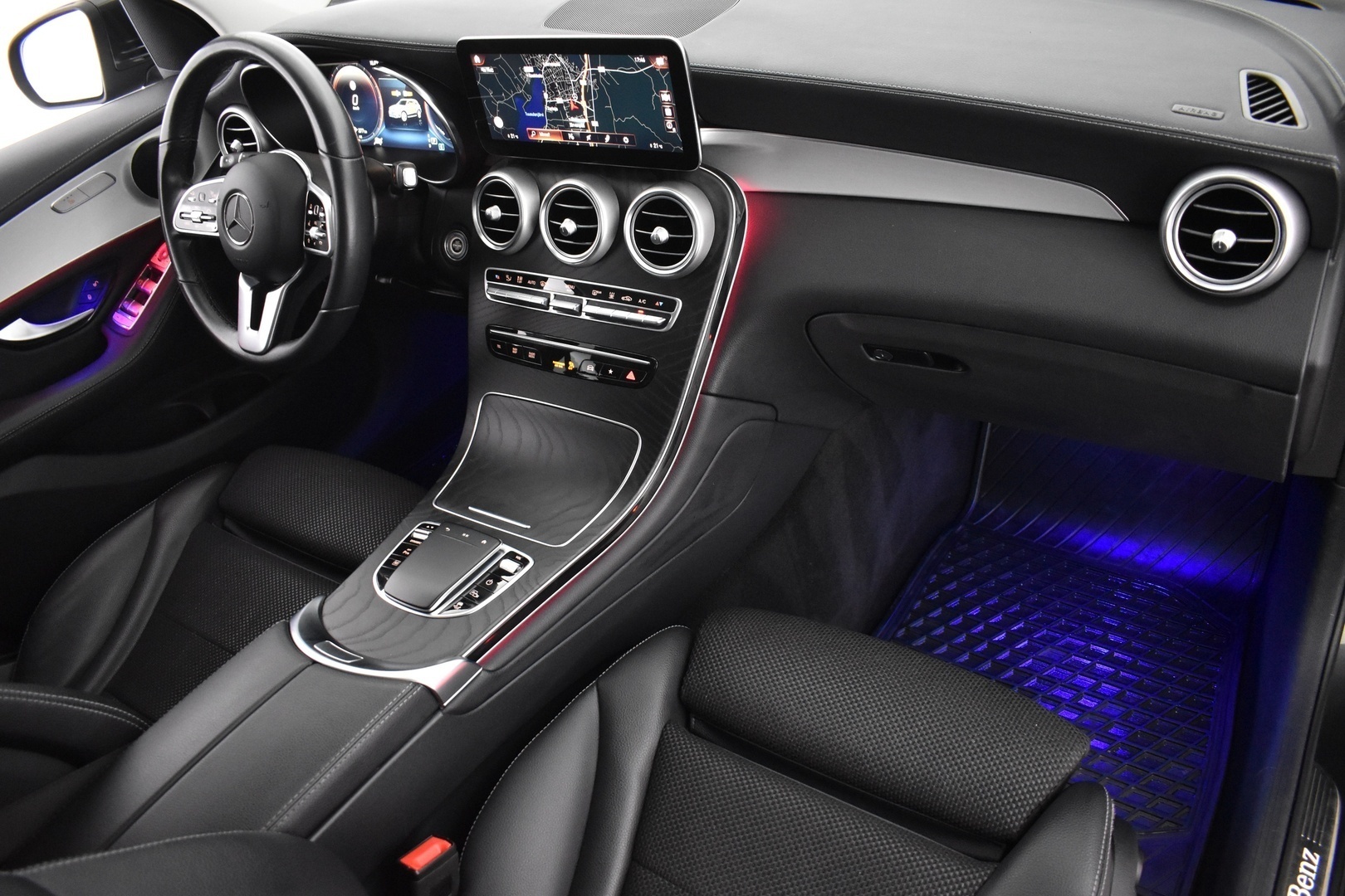 MERCEDES-BENZ GLC 2021