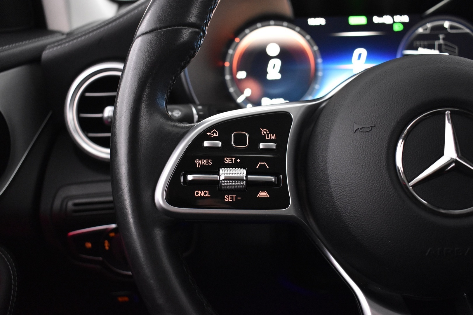 MERCEDES-BENZ GLC 2021