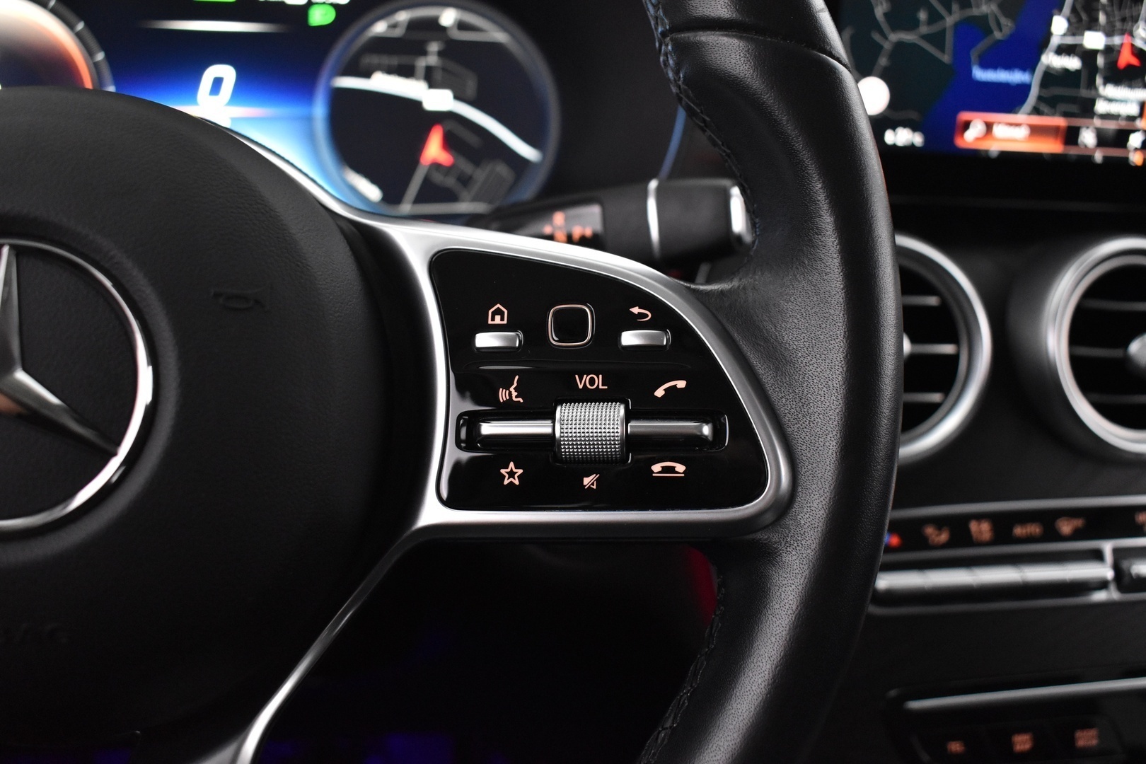 MERCEDES-BENZ GLC 2021