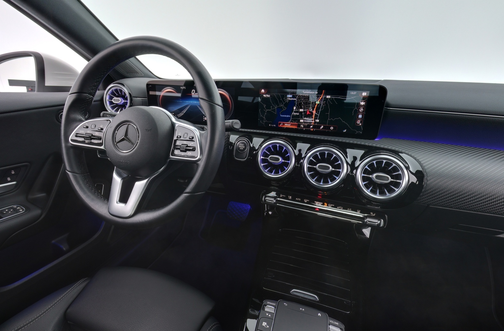 MERCEDES-BENZ A 2021