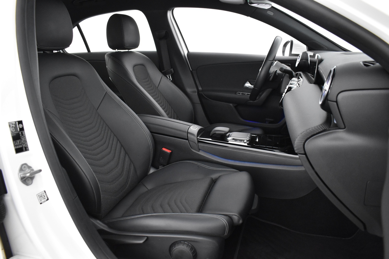 MERCEDES-BENZ A 2021