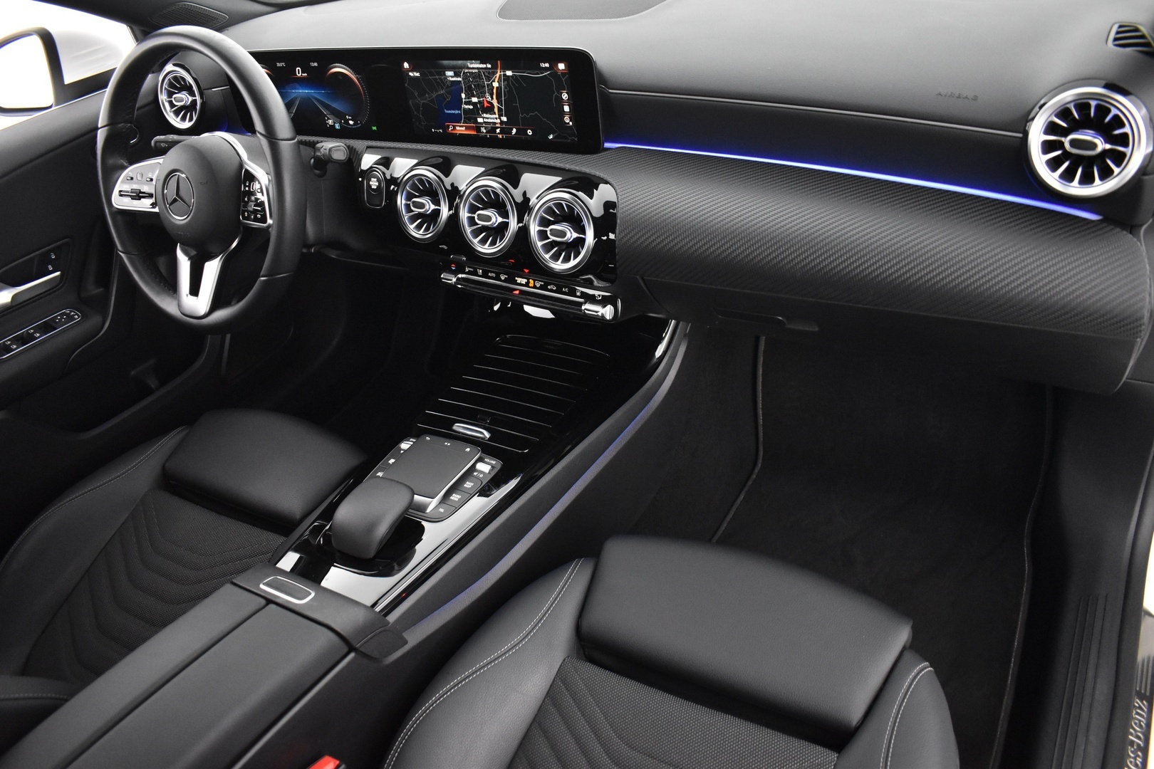 MERCEDES-BENZ A 2021