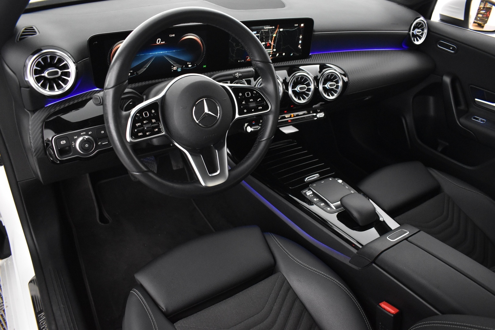 MERCEDES-BENZ A 2021