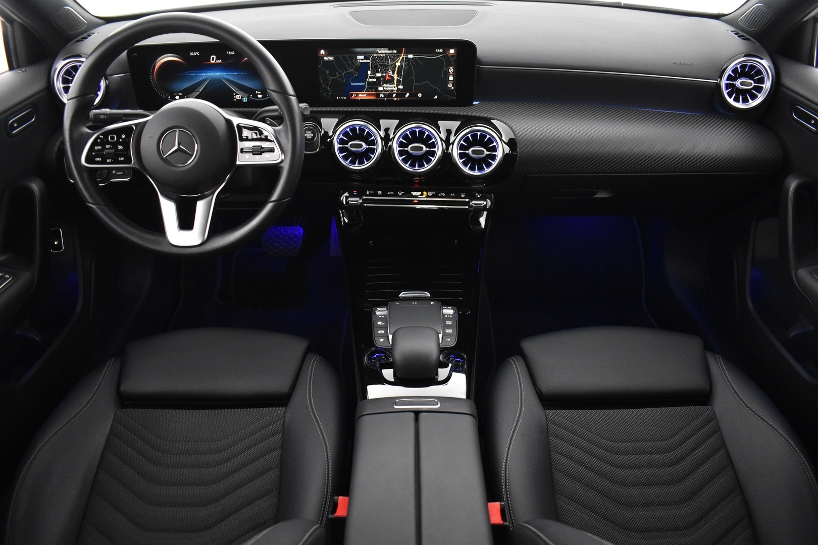 MERCEDES-BENZ A 2021