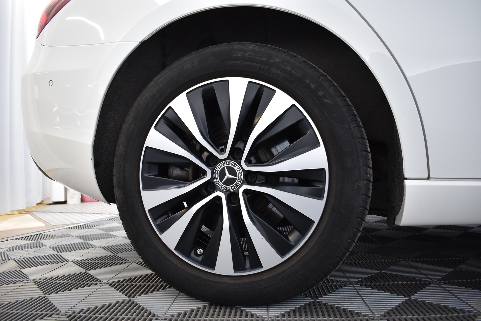 MERCEDES-BENZ A 2021