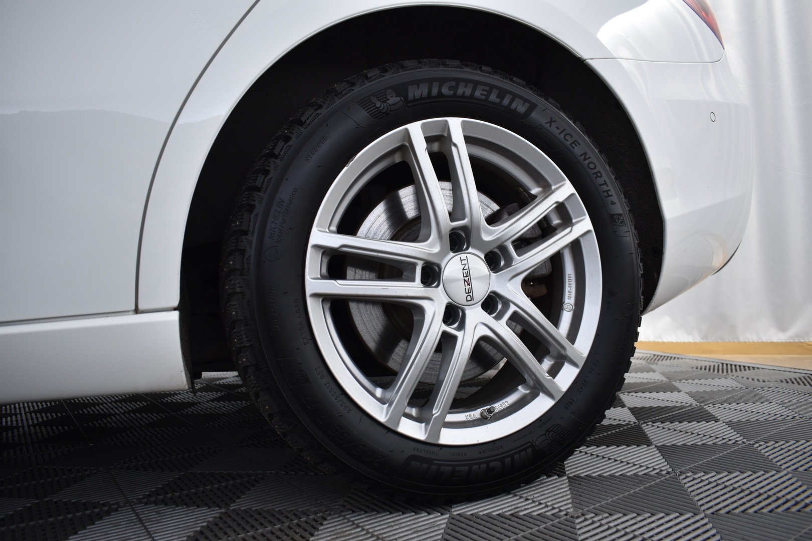 MERCEDES-BENZ A 2021