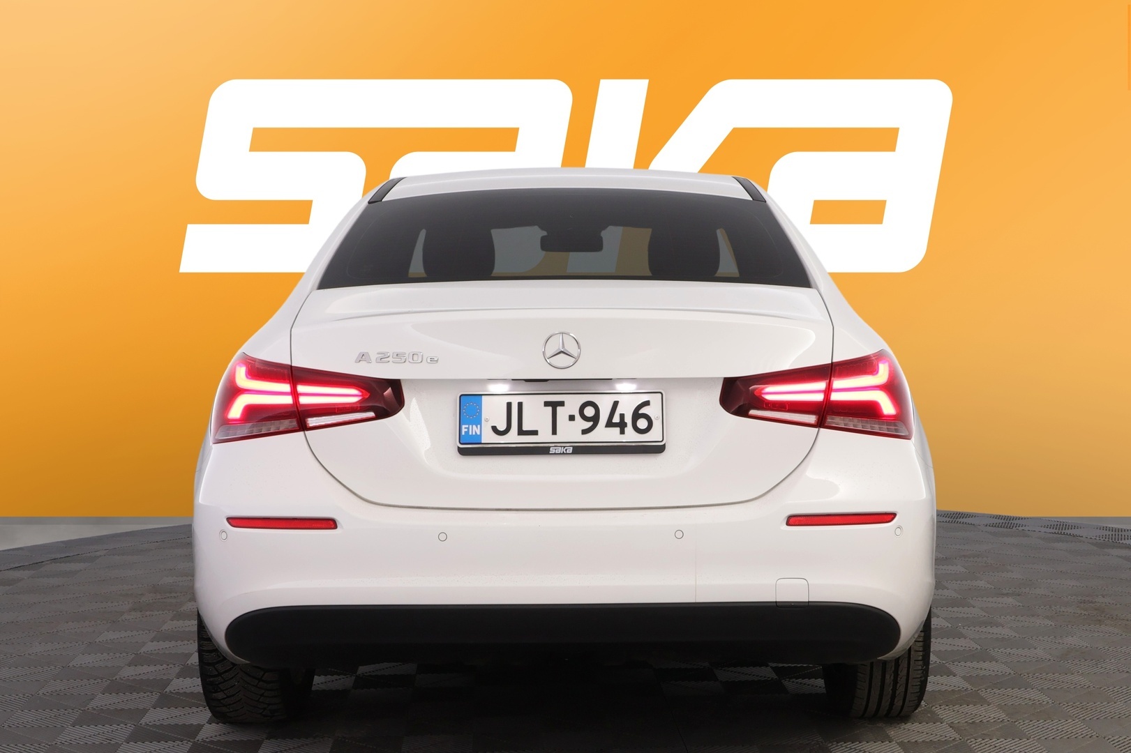 MERCEDES-BENZ A 2021