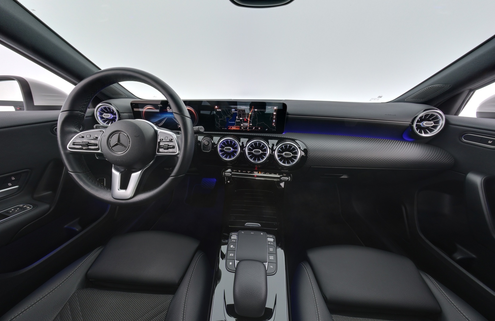 MERCEDES-BENZ A 2021