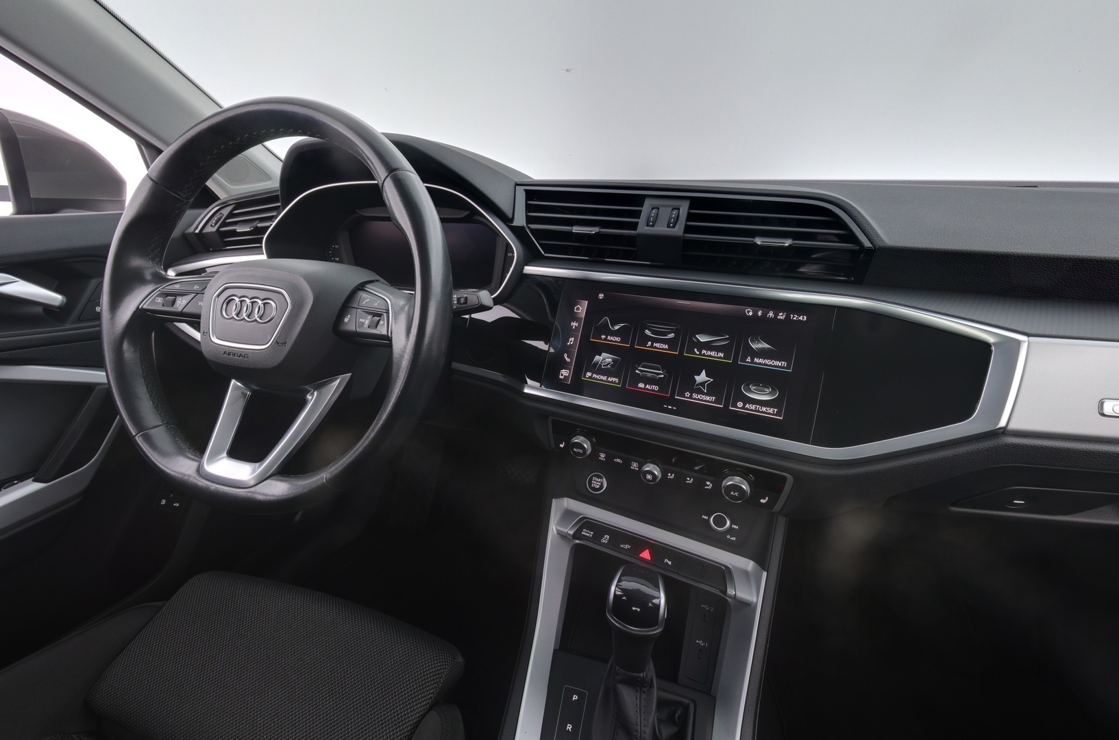 AUDI Q3 2023