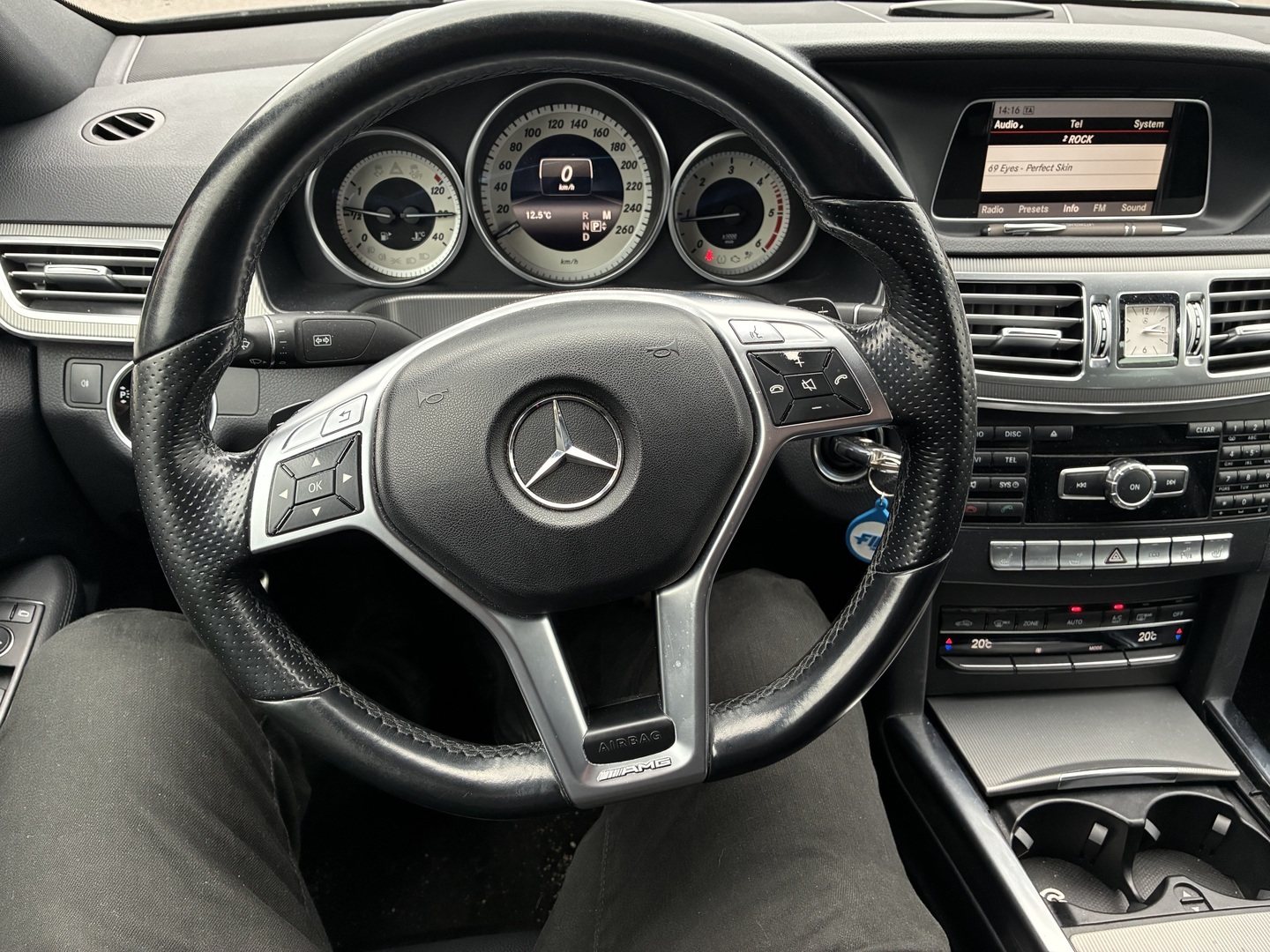 MERCEDES-BENZ E 2013