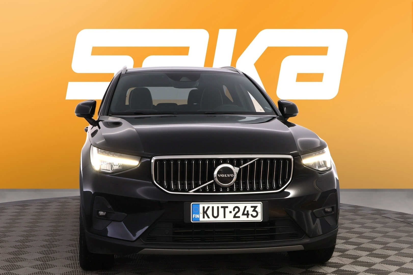 VOLVO XC40 2023