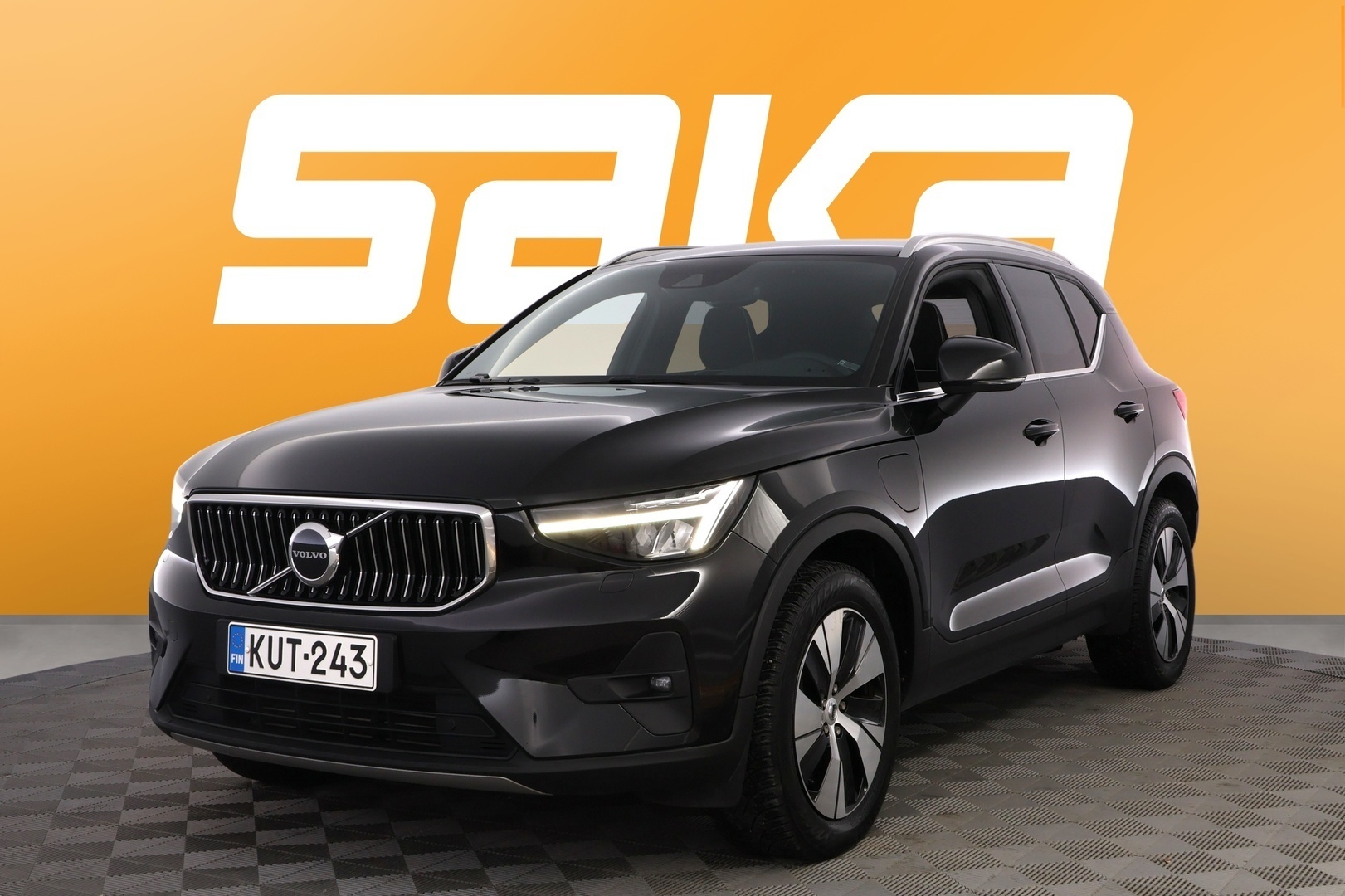 VOLVO XC40 2023