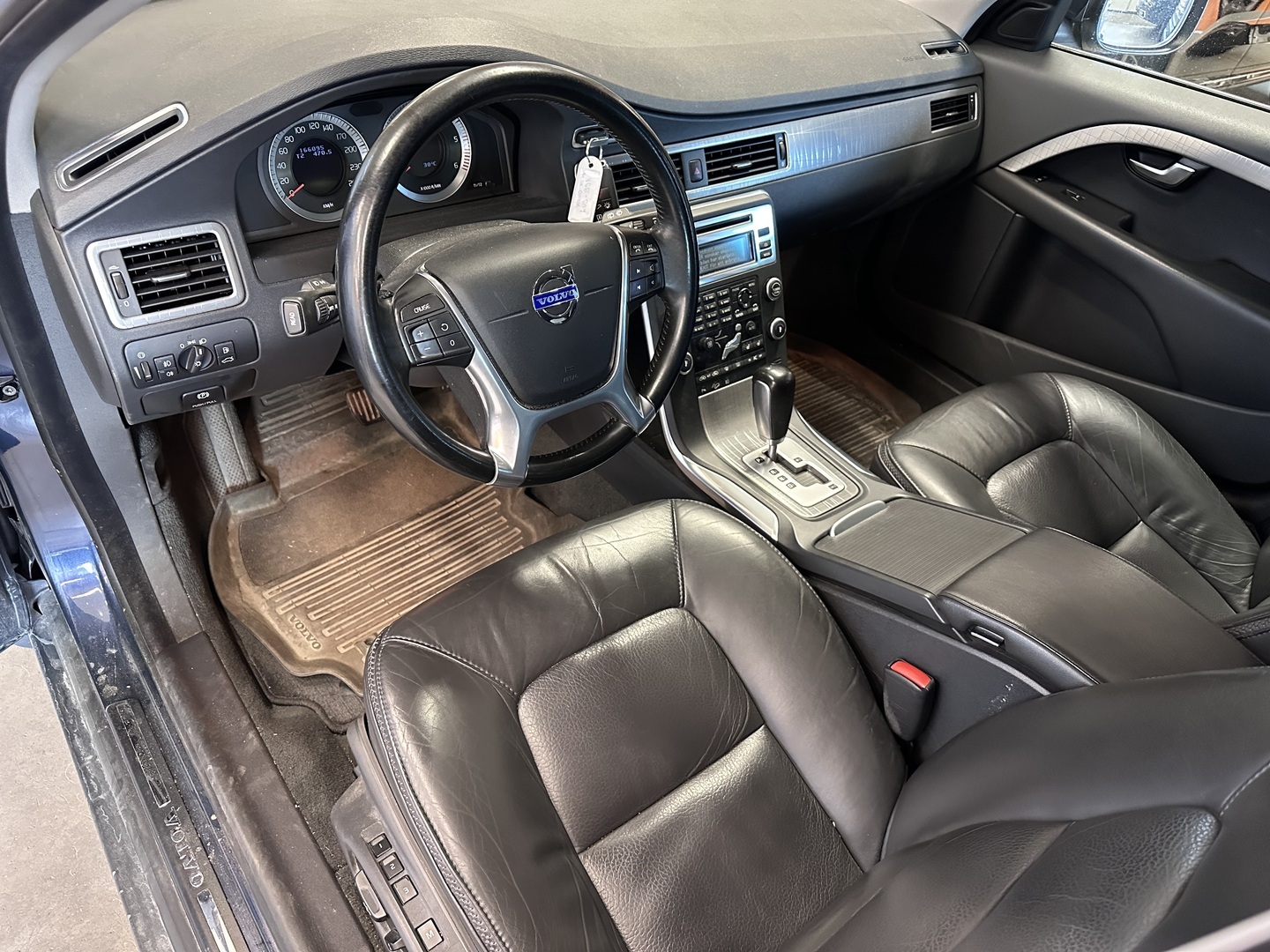 VOLVO XC70 2011