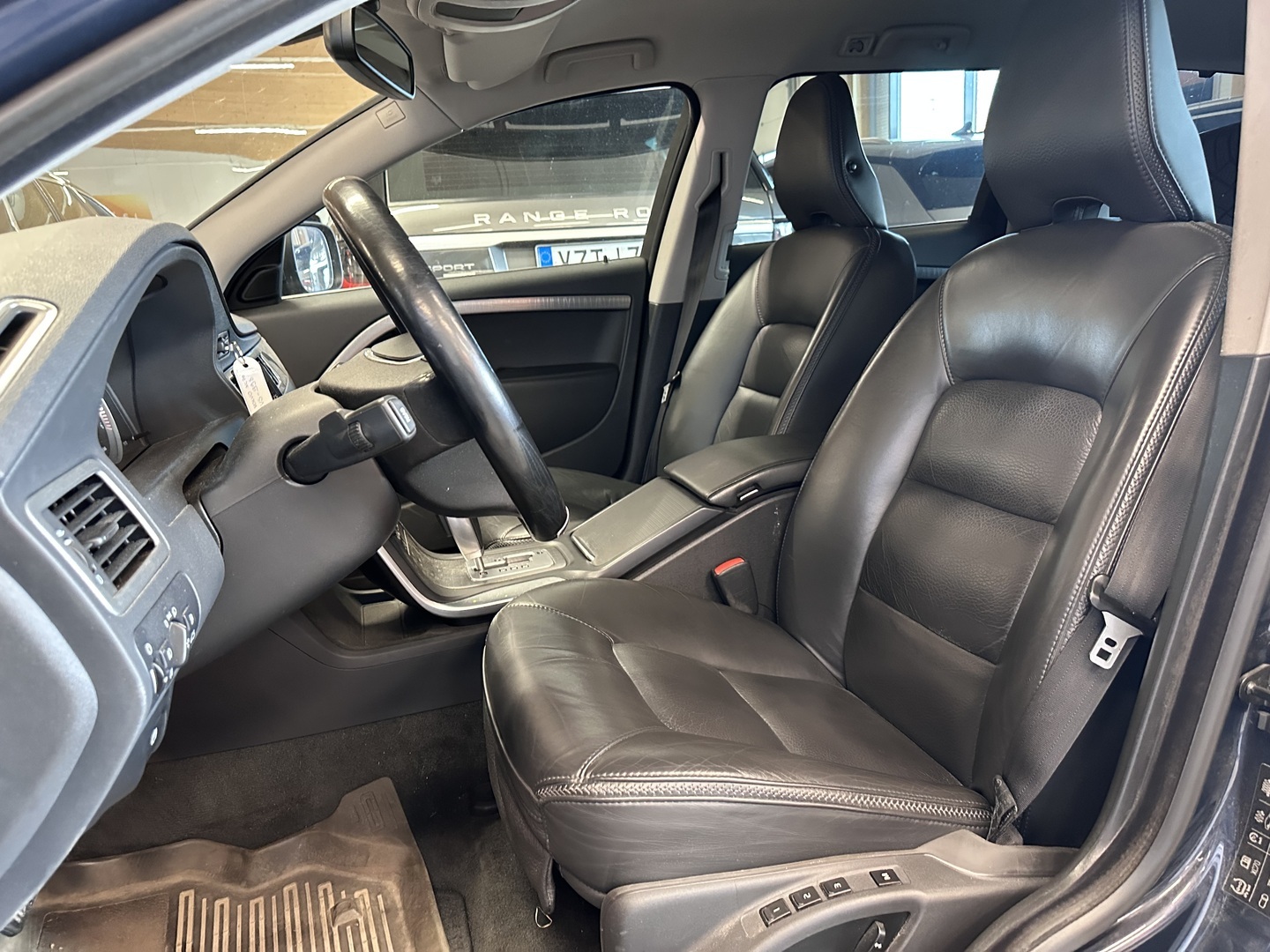 VOLVO XC70 2011