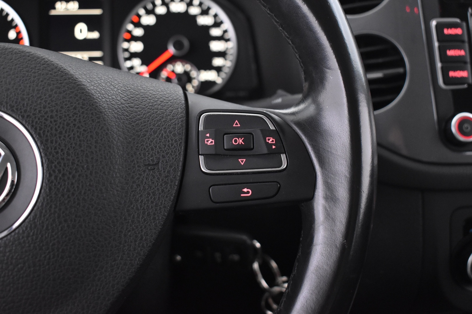 VOLKSWAGEN Tiguan 2013