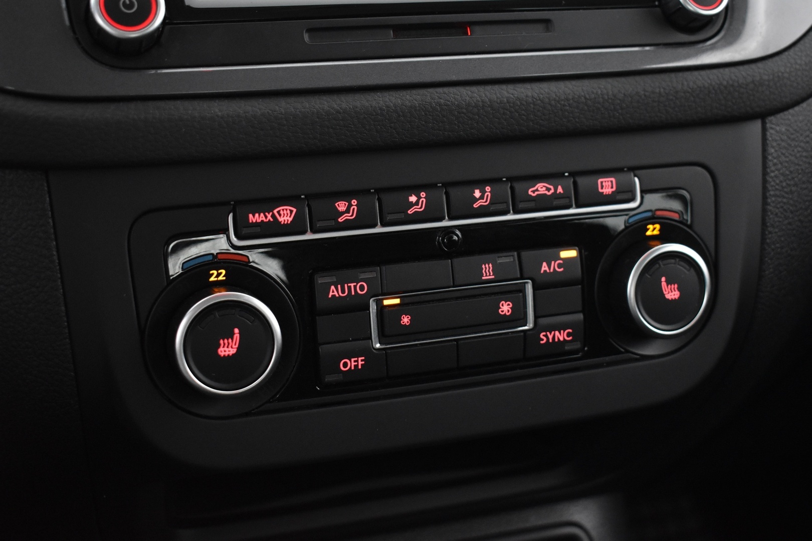 VOLKSWAGEN Tiguan 2013