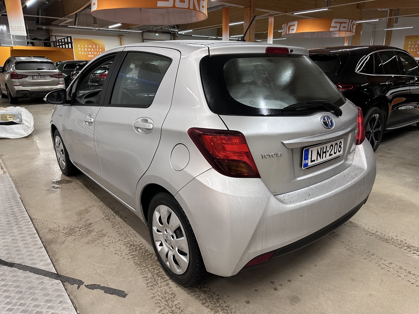 TOYOTA Yaris 2016