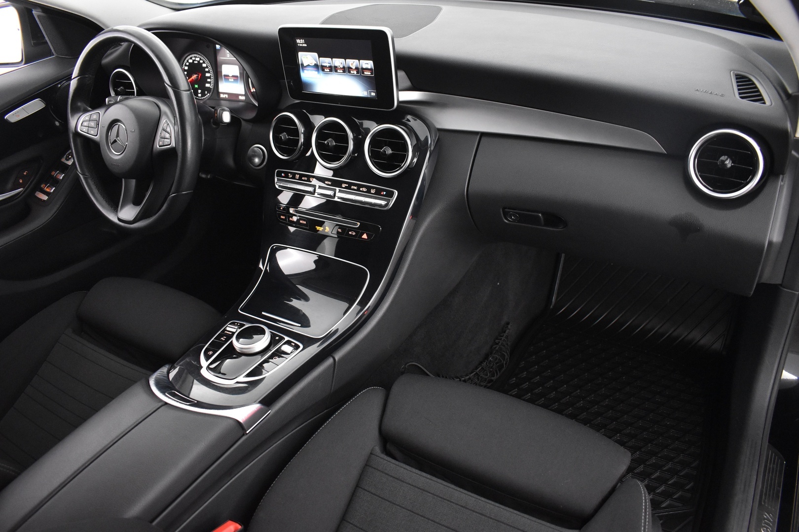 MERCEDES-BENZ C 2017