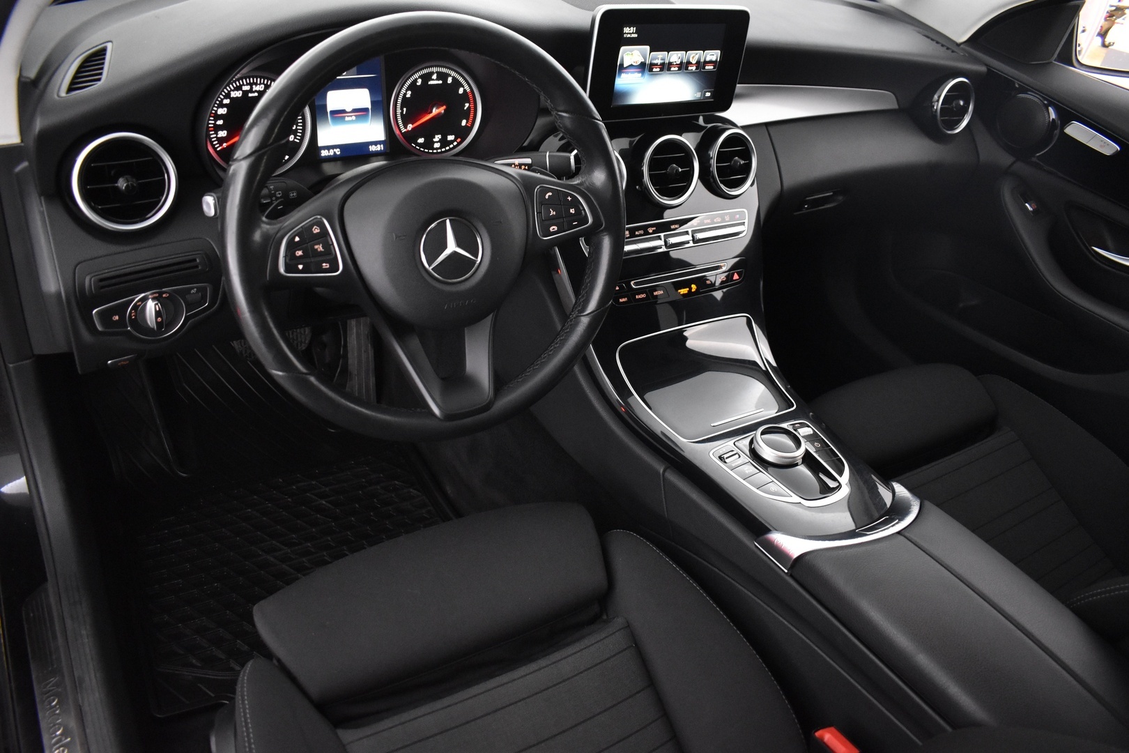 MERCEDES-BENZ C 2017