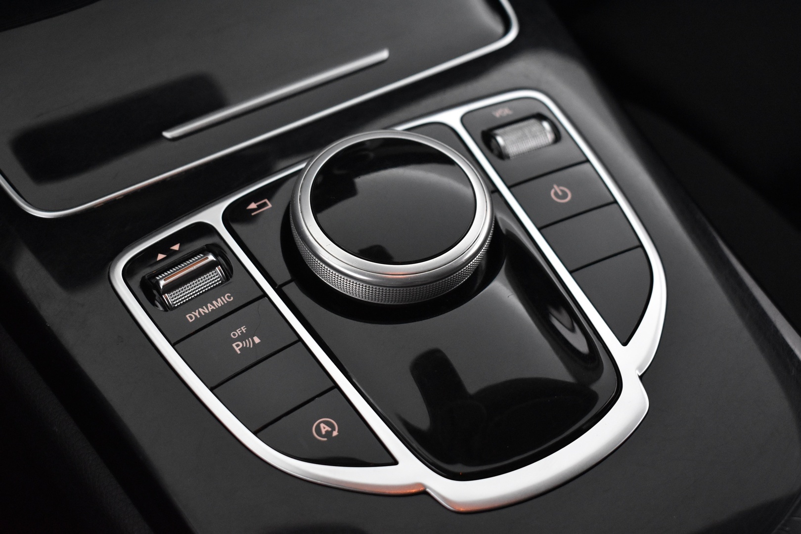 MERCEDES-BENZ C 2017