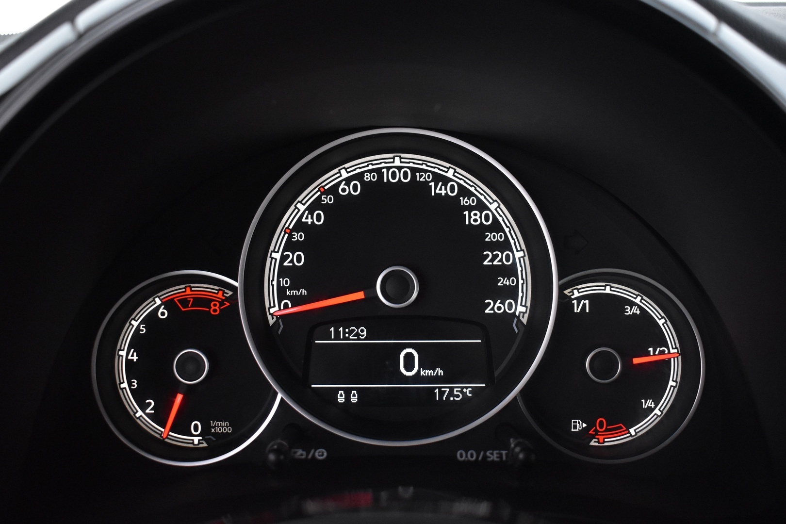 VOLKSWAGEN Beetle 2018