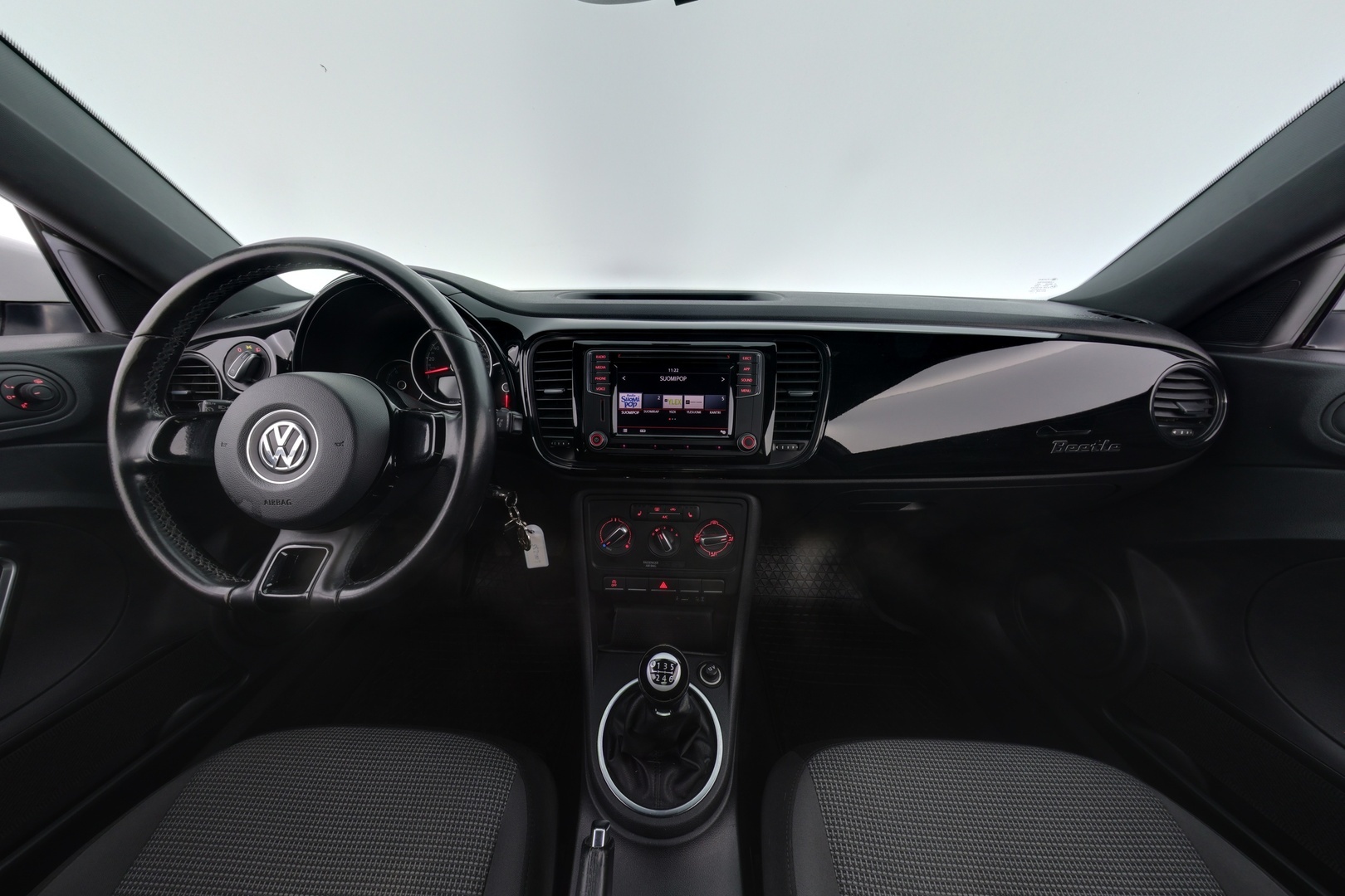 VOLKSWAGEN Beetle 2018