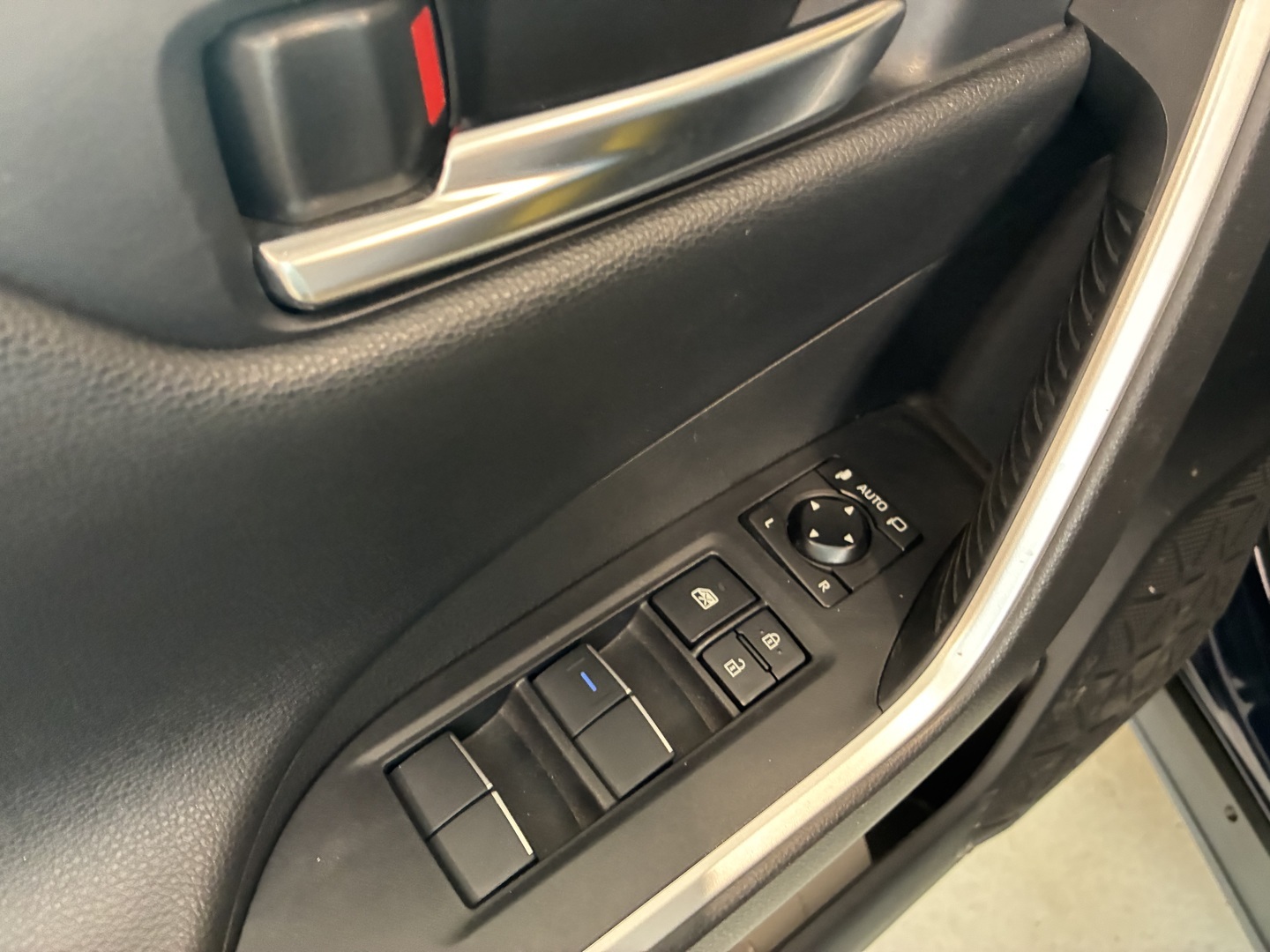 TOYOTA RAV4 2020