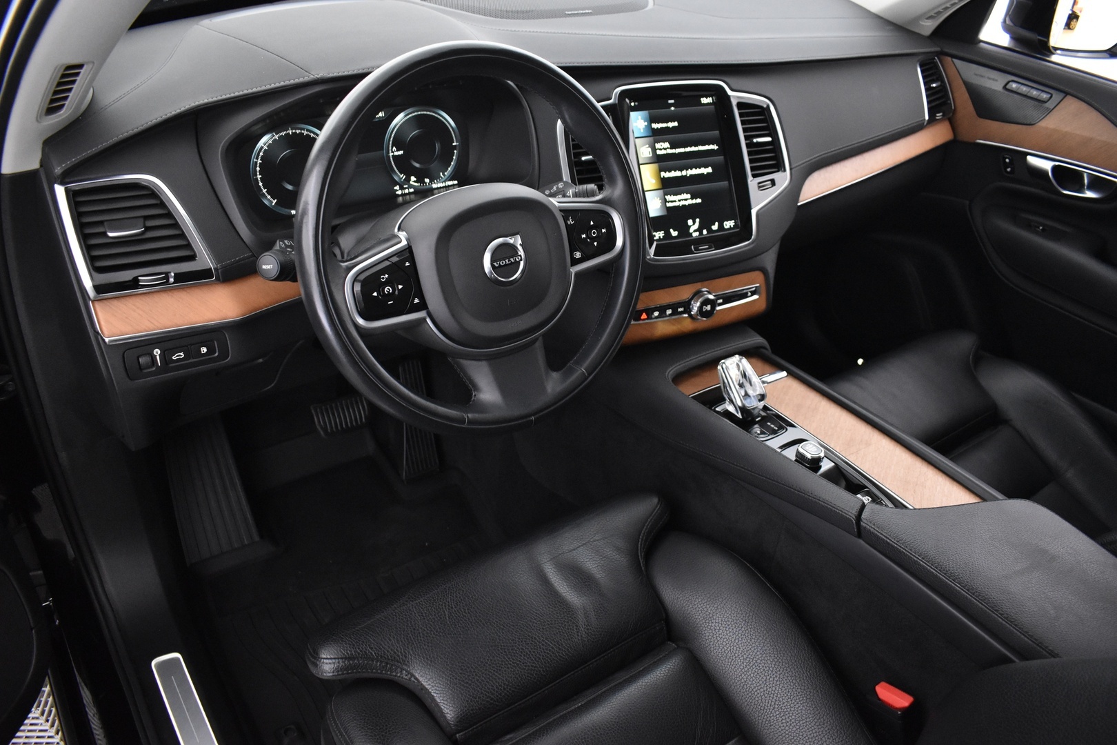 VOLVO XC90 2022