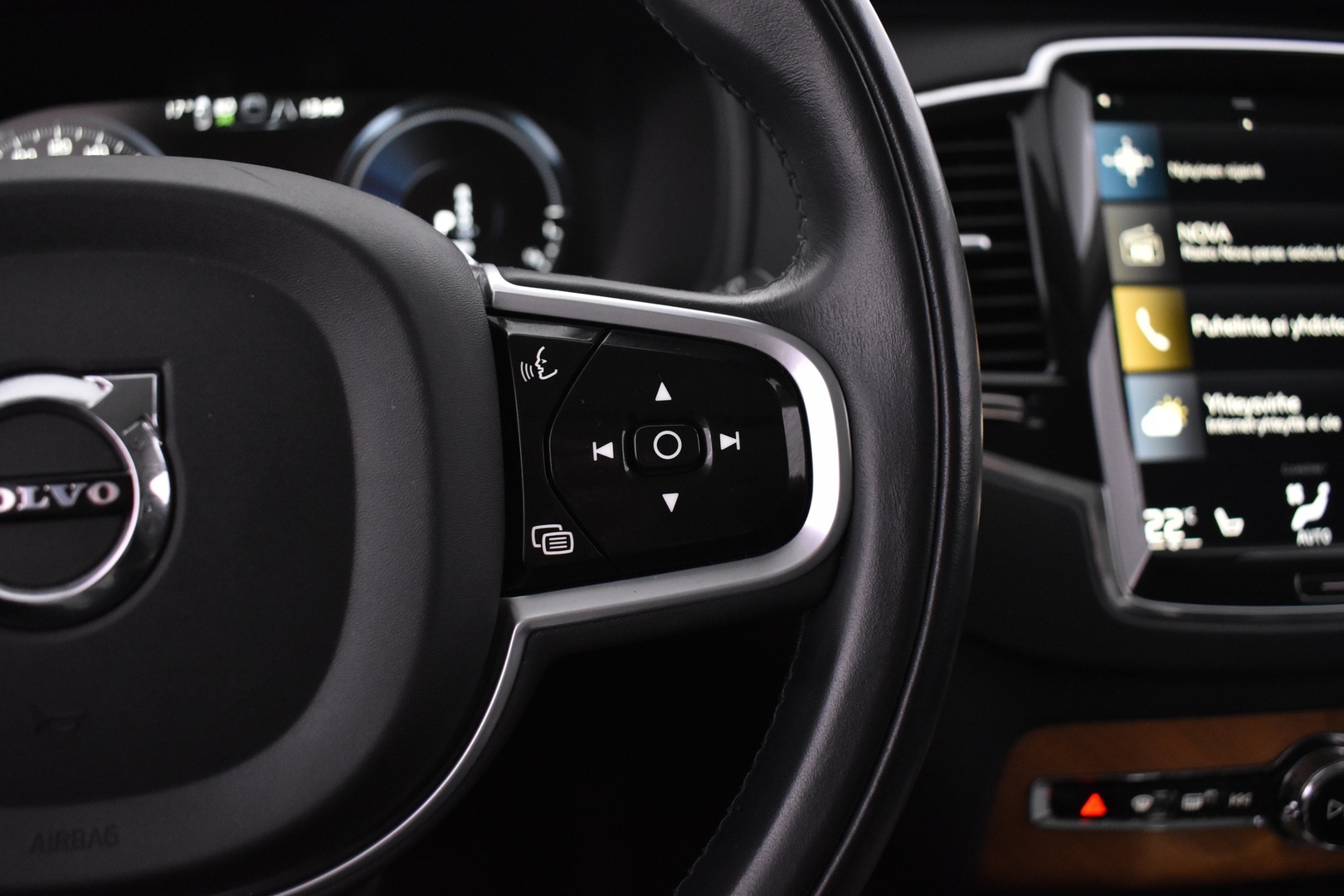 VOLVO XC90 2022