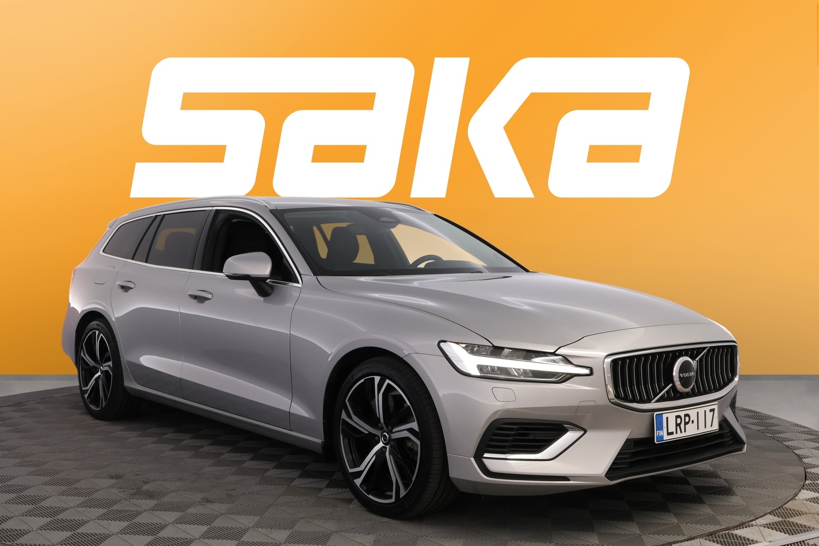 VOLVO V60 2024